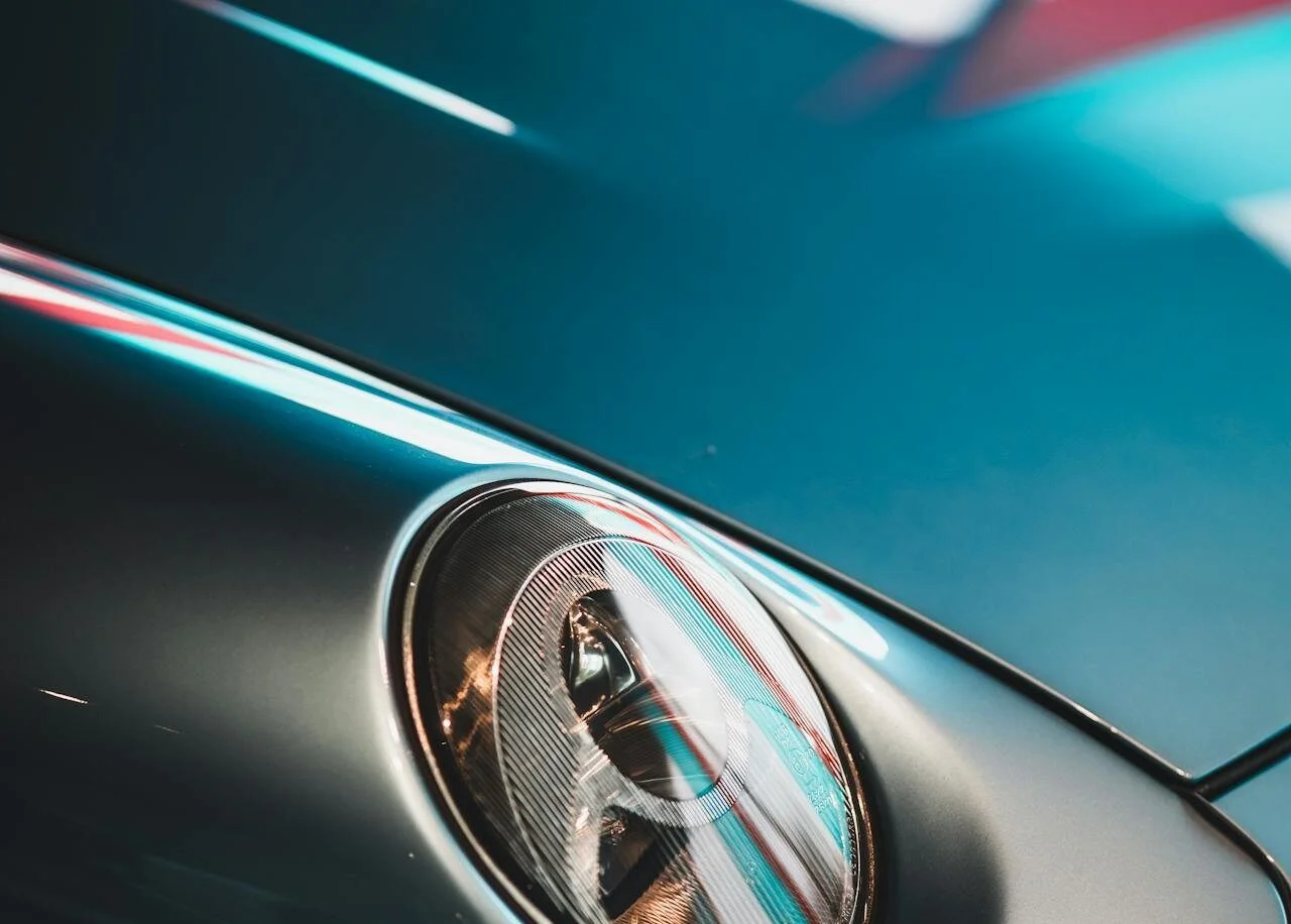 Folia PPF kontra powłoka ceramiczna – co lepiej ochroni Twój samochód?