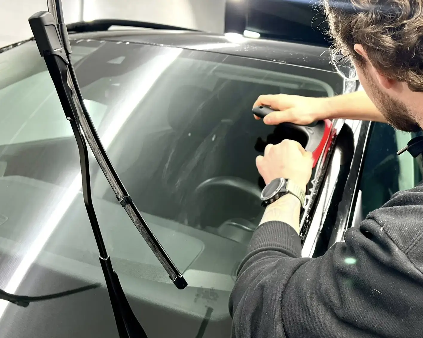 Dlaczego folia ochronna na szybę to must have dla każdego kierowcy?