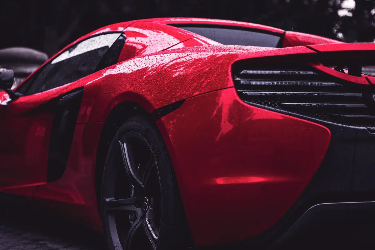 Koszty oklejania samochodu folią PPF – szczegółowa analiza cenowa 2025 r.
